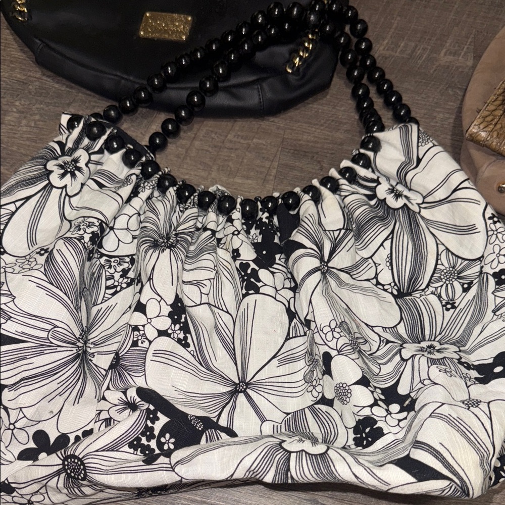 Chic Black and White Floral Shoulder Bag